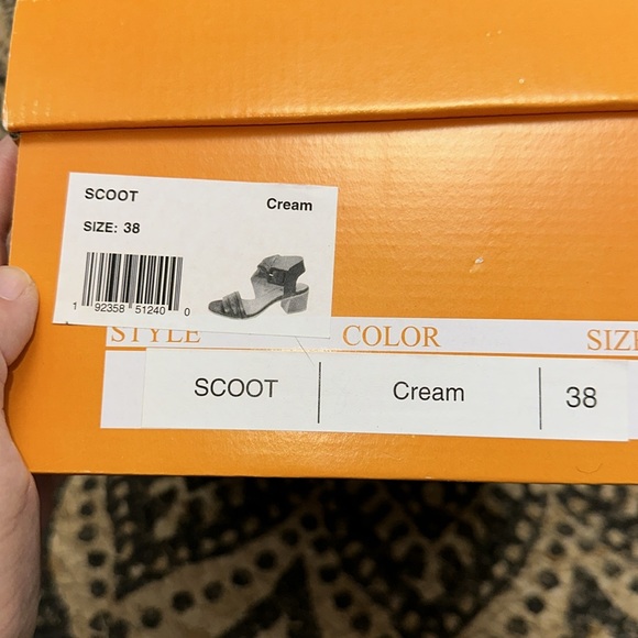 Sz 38⭐️NWT Miz Mooz Scoot Cream/Nude Leather Sandals - Picture 8 of 8